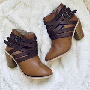 ✨ Beautiful Strap Heal Ankle Boots